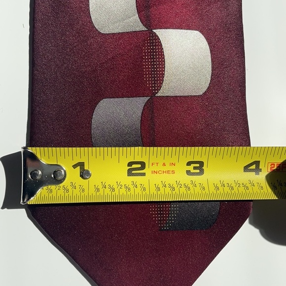 Vintage Dimoggio Gold Handmade Pure silk red and Gray tie. - Picture 6 of 7